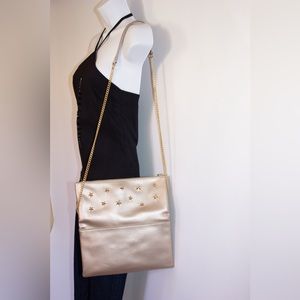 Crossbody Purse w Golden Chain